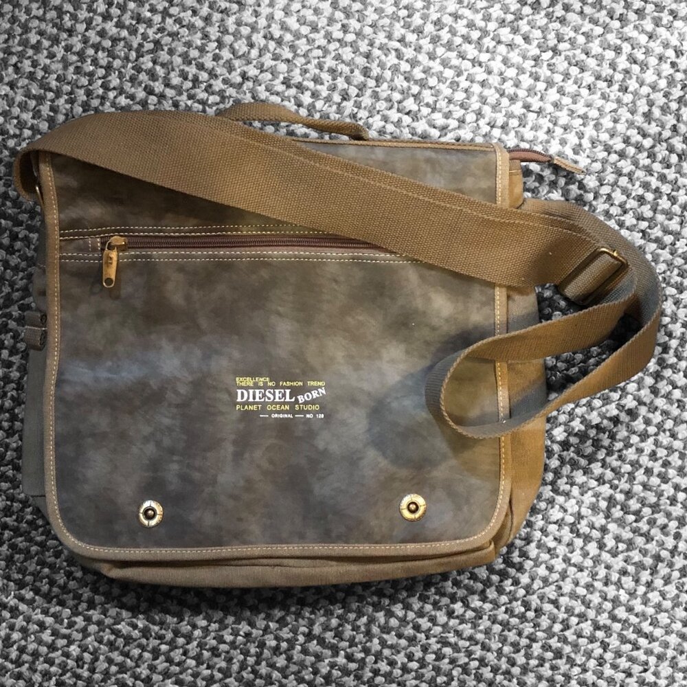 DIESEL Military-Style Messenger Bag Y2K Canvas Utility Spare Parts - Khaki Green